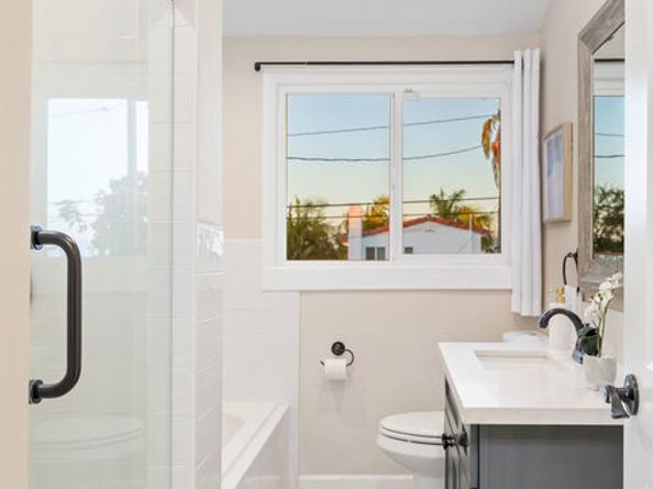 2525 W 81st Street, Inglewood CA 90305