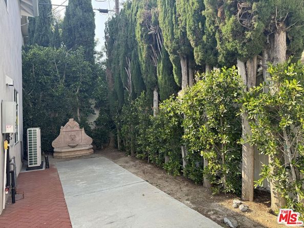 821 Lorraine Boulevard, Los Angeles CA 90005
