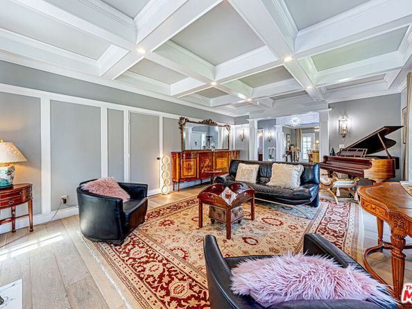 821 Lorraine Boulevard, Los Angeles CA 90005