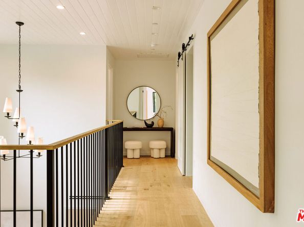 1726 Pier Avenue, Santa Monica CA 90405