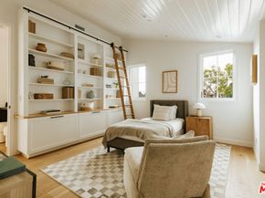 1726 Pier Avenue, Santa Monica CA 90405