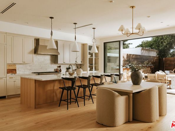 1726 Pier Avenue, Santa Monica CA 90405
