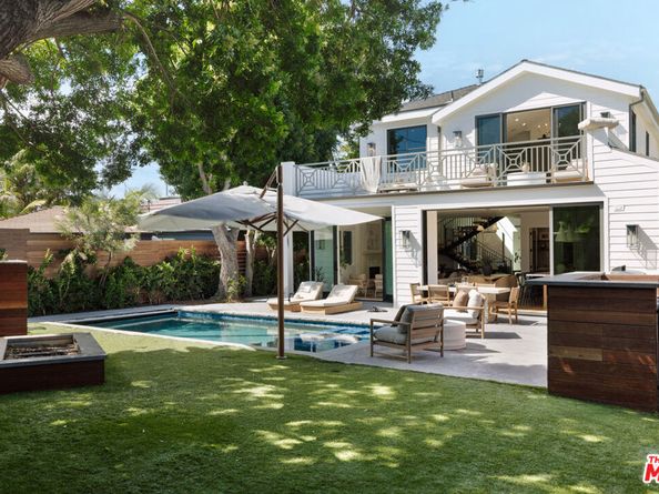 1726 Pier Avenue, Santa Monica CA 90405