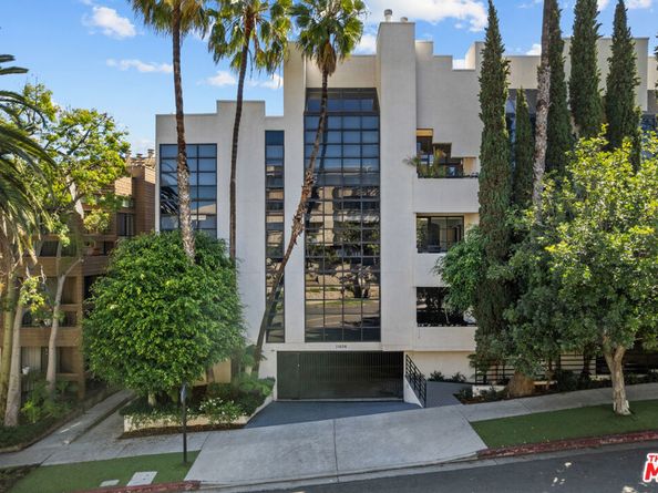 11636 Montana Avenue 107, Los Angeles CA 90049