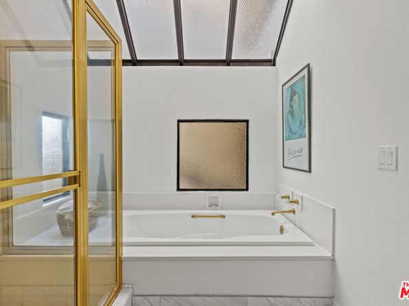 11636 Montana Avenue 107, Los Angeles CA 90049