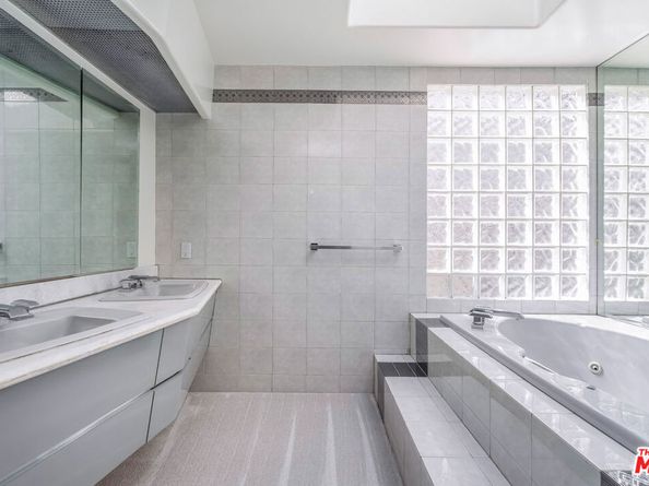 18244 Coastline Drive, Malibu CA 90265