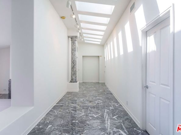 18244 Coastline Drive, Malibu CA 90265