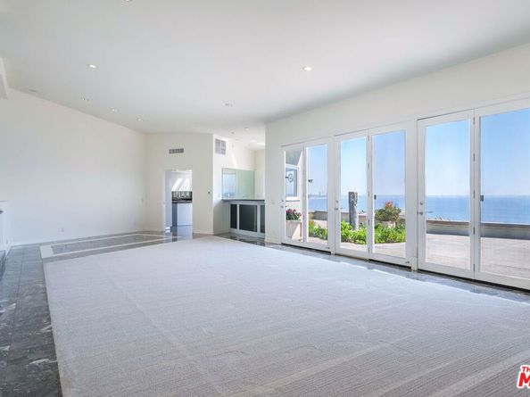 18244 Coastline Drive, Malibu CA 90265