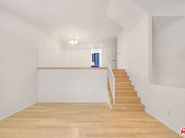 8741 Darby Avenue 16, Northridge CA 91325