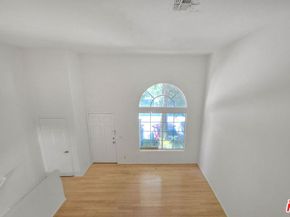 8741 Darby Avenue 16, Northridge CA 91325