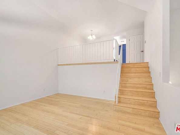 8741 Darby Avenue 16, Northridge CA 91325