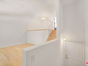 8741 Darby Avenue 16, Northridge CA 91325