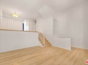 8741 Darby Avenue 16, Northridge CA 91325