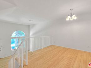 8741 Darby Avenue 16, Northridge CA 91325