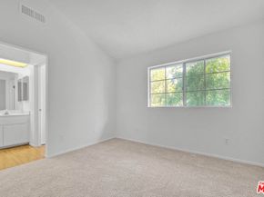 8741 Darby Avenue 16, Northridge CA 91325