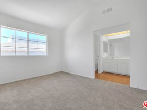 8741 Darby Avenue 16, Northridge CA 91325