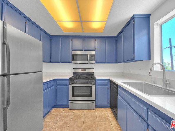 8741 Darby Avenue 16, Northridge CA 91325