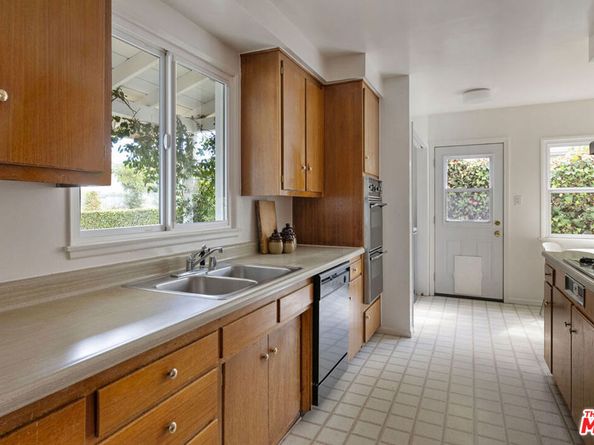 7749 Nita Avenue, Canoga Park CA 91304
