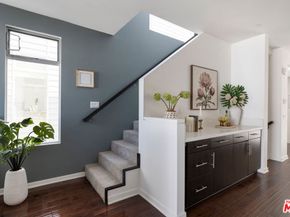 2526 N Via Artis Avenue, Los Angeles CA 90039