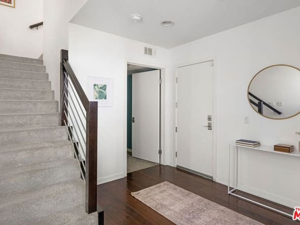 2526 N Via Artis Avenue, Los Angeles CA 90039