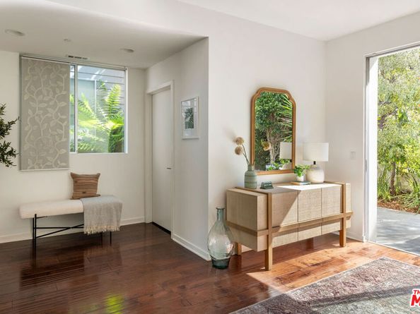 2526 N Via Artis Avenue, Los Angeles CA 90039