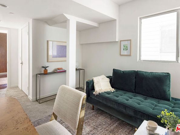 2526 N Via Artis Avenue, Los Angeles CA 90039