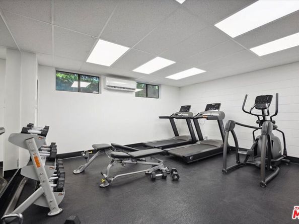 13331 Moorpark Street 123, Sherman Oaks CA 91423