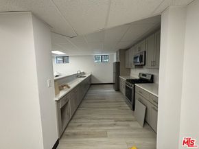13331 Moorpark Street 123, Sherman Oaks CA 91423