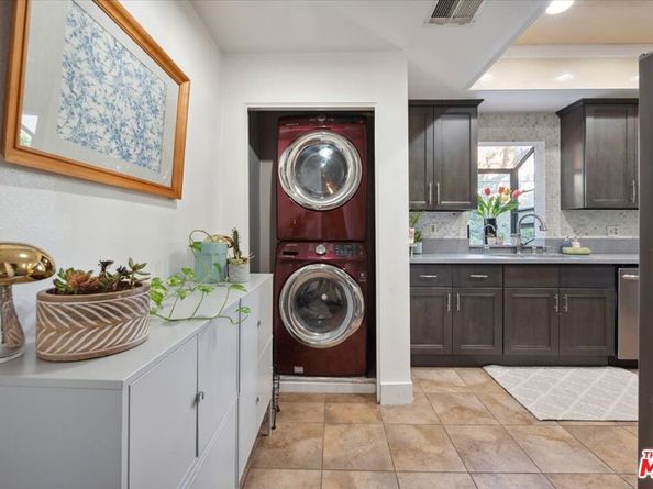 13331 Moorpark Street 123, Sherman Oaks CA 91423