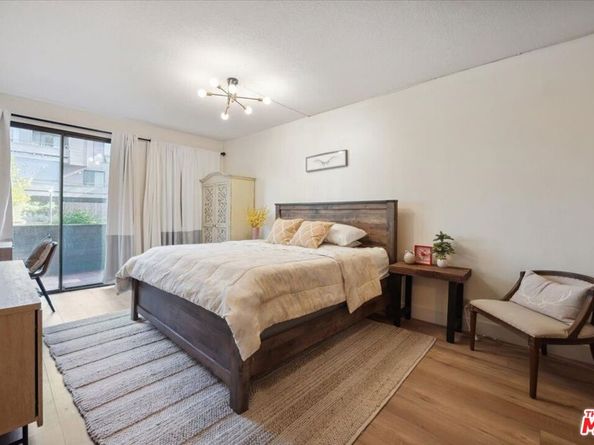 13331 Moorpark Street 123, Sherman Oaks CA 91423