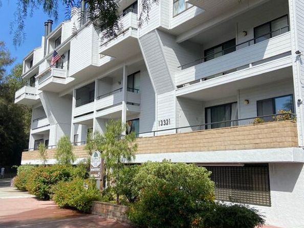 13331 Moorpark Street 123, Sherman Oaks CA 91423