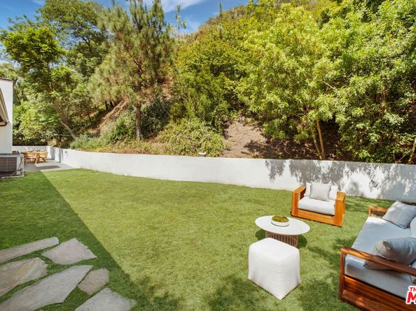 1132 Chantilly Road, Los Angeles CA 90077