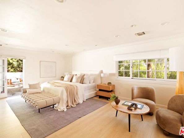 1132 Chantilly Road, Los Angeles CA 90077