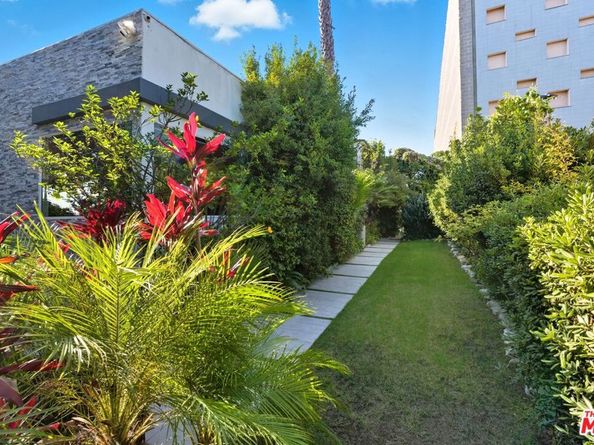 10915 Ayres Avenue, Los Angeles CA 90064