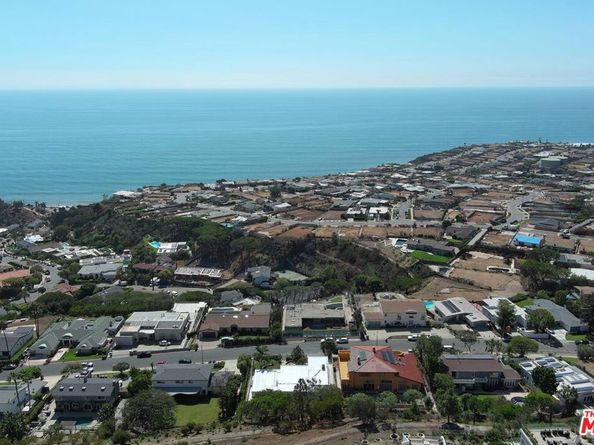 18073 Sandy Cape Drive, Pacific Palisades CA 90272