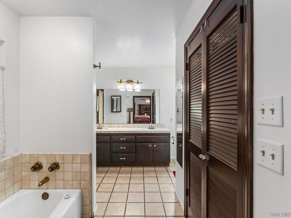 1109 Hilo Gln, Escondido CA 92026