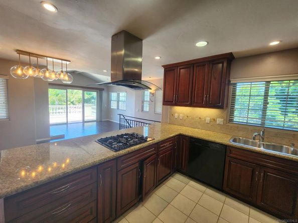 2265 Manchester, Cardiff By The Sea CA 92007