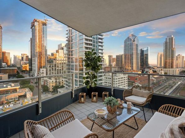 1325 Pacific Hwy 1304, San Diego CA 92101