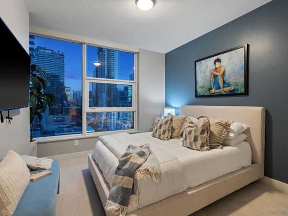 1325 Pacific Hwy 1304, San Diego CA 92101