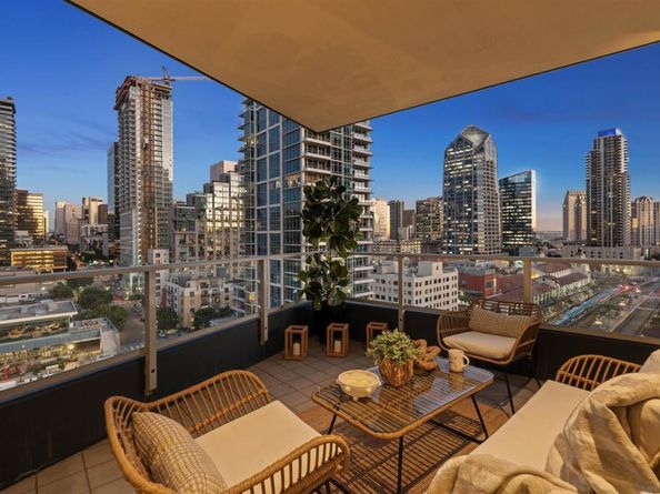 1325 Pacific Hwy 1304, San Diego CA 92101