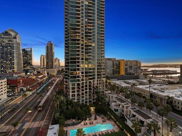 1325 Pacific Hwy 1304, San Diego CA 92101