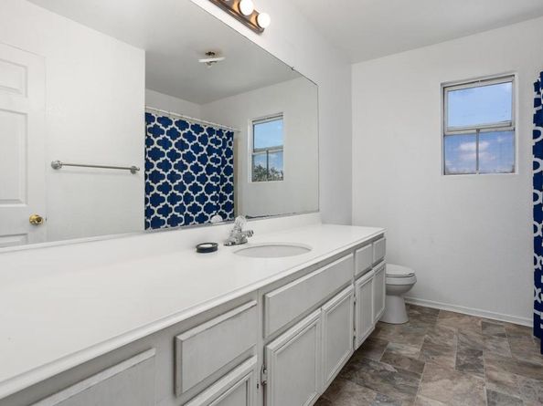 408 Shadow Tree Dr, Oceanside CA 92058