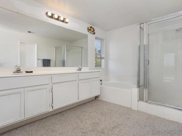 408 Shadow Tree Dr, Oceanside CA 92058