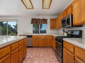 408 Shadow Tree Dr, Oceanside CA 92058