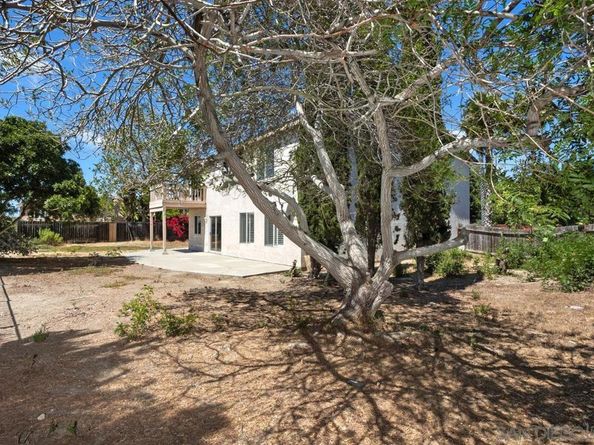 408 Shadow Tree Dr, Oceanside CA 92058