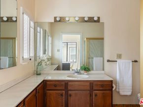 1966 N Van Ness Avenue, Los Angeles CA 90068