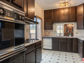 1966 N Van Ness Avenue, Los Angeles CA 90068