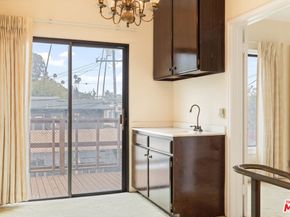 1966 N Van Ness Avenue, Los Angeles CA 90068