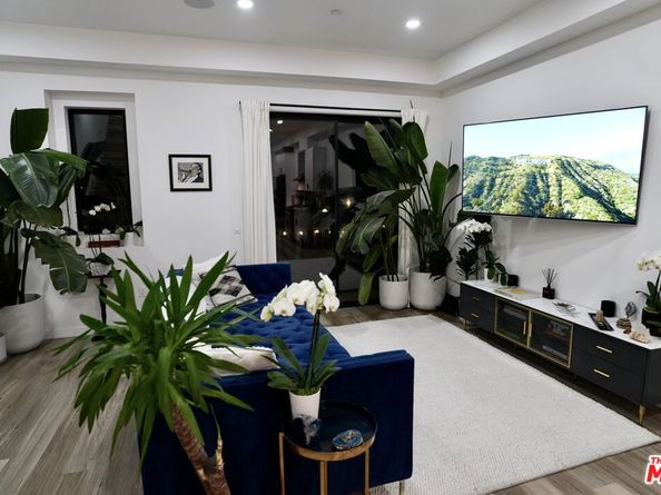 5961 Fountain Avenue, Los Angeles CA 90028