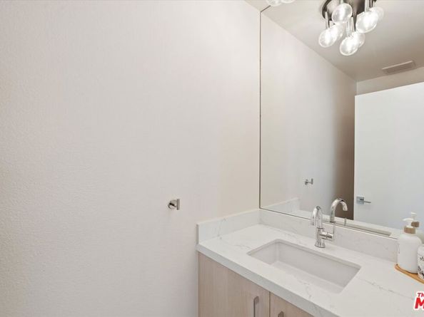 737 Pier Avenue 1, Santa Monica CA 90405